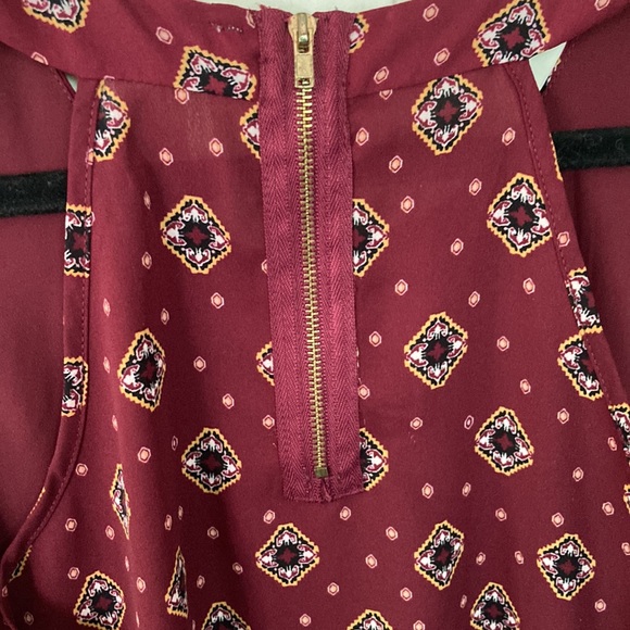 ❤️‍🔥5/20$ PINK ROSE💫Women’s Burgundy Printed Halter Style Lightweight Tank Top - Picture 9 of 10